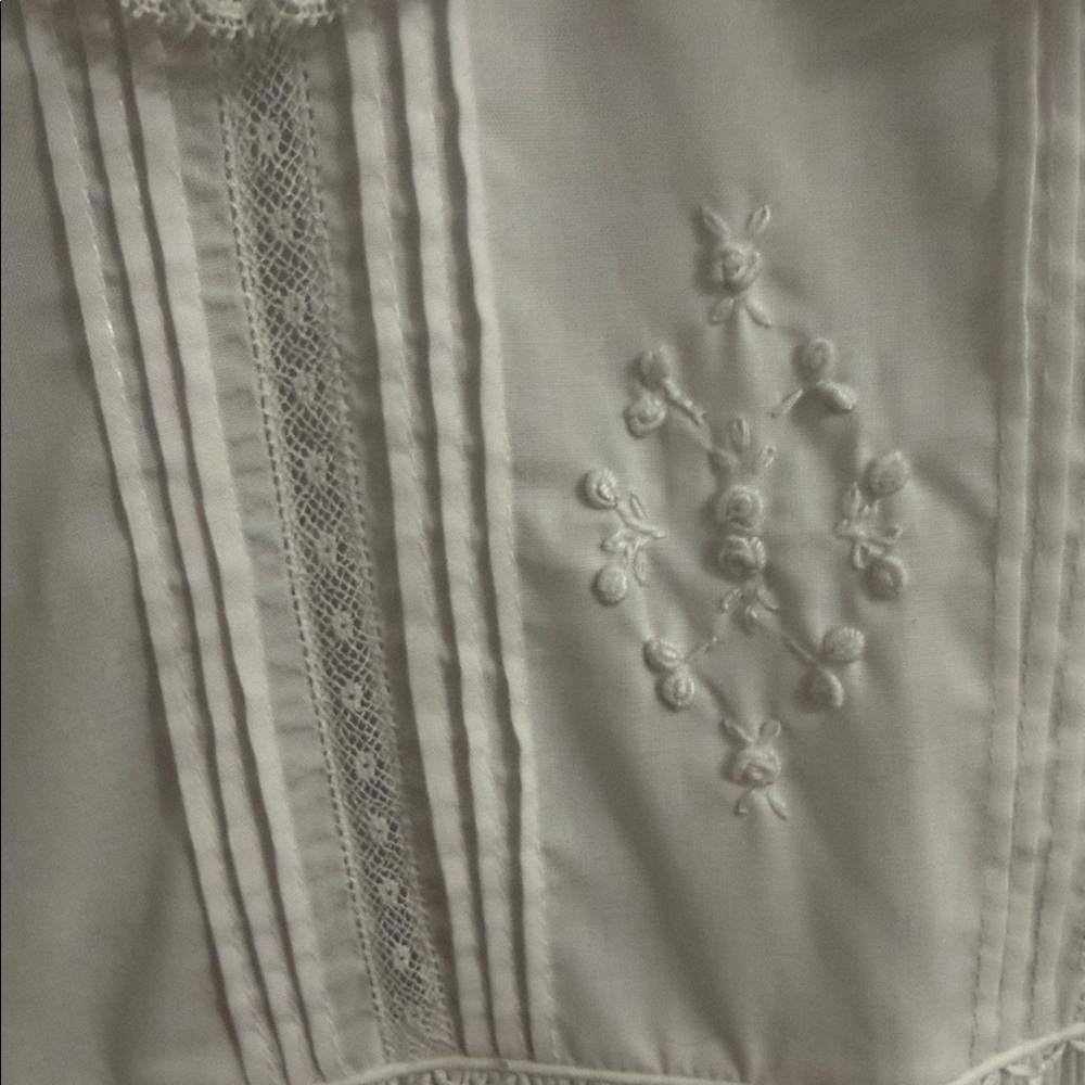 Beautiful Feltman Bros White Smocked Dress with Embroidered Detail - Picture 7 of 13